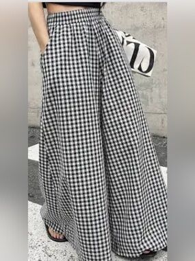 High-Waist Black & White Gingham Wide-Leg Pants